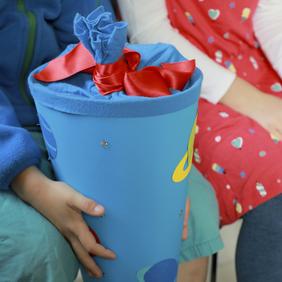 Eine blaue Schultüte