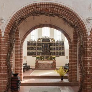 Altar der St. Stephanus-Kirche Schortens